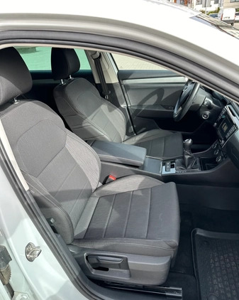 Skoda Superb cena 52900 przebieg: 198000, rok produkcji 2016 z Gdańsk małe 121